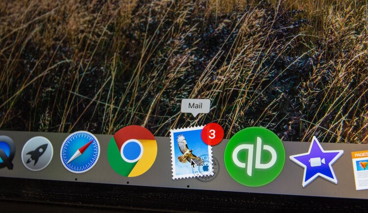 Safari, Google etc icon on Windows computer screen